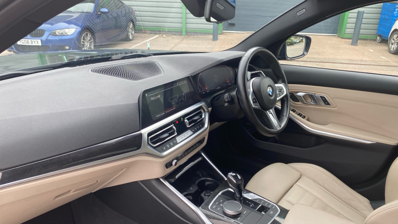 BMW 3 Series 320i xDrive M Sport 4dr Step Auto [Pro Pack] Petrol Saloon